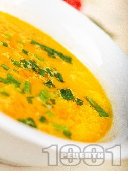 Крем супа от моркови, лук и мляко - снимка на рецептата